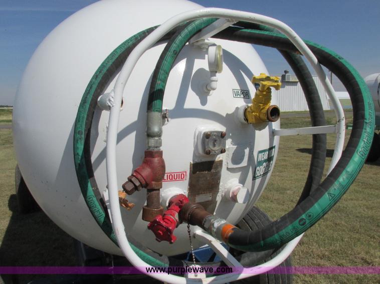 image for item BK9163 2011 Duo Lift anhydrous ammonia nurse tank