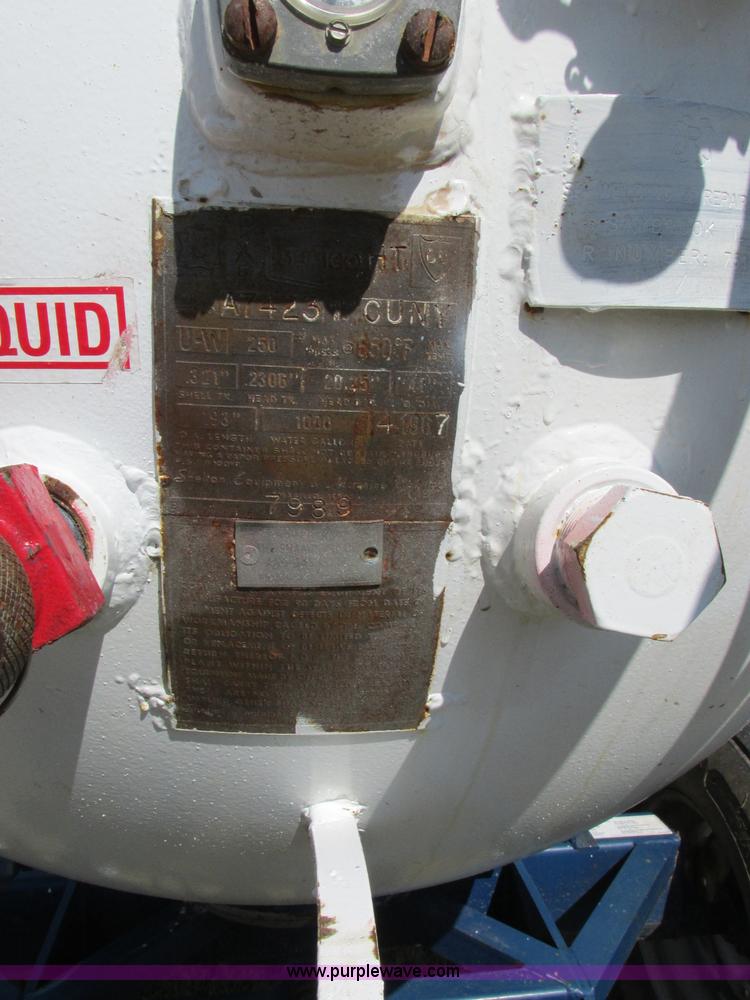 image for item BK9163 2011 Duo Lift anhydrous ammonia nurse tank