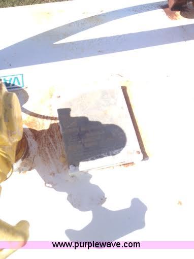 image for item BK9163 2011 Duo Lift anhydrous ammonia nurse tank