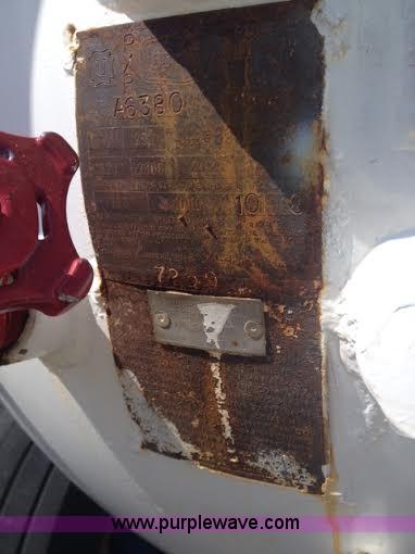 image for item BK9164 Anhydrous ammonia nurse tank