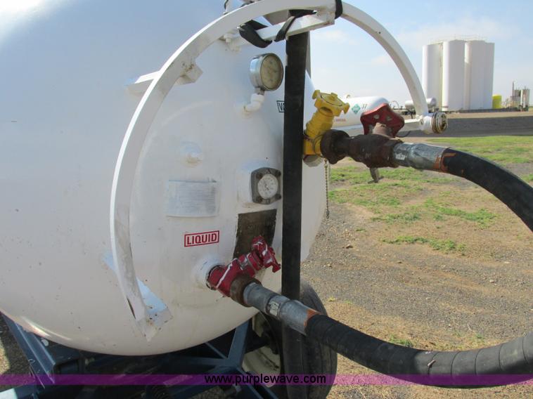 image for item BK9168 2011 Duo Lift anhydrous ammonia nurse tank