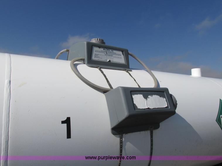 image for item BK9168 2011 Duo Lift anhydrous ammonia nurse tank
