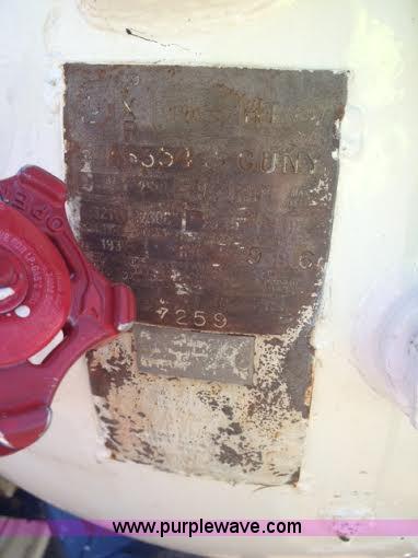 image for item BK9168 2011 Duo Lift anhydrous ammonia nurse tank