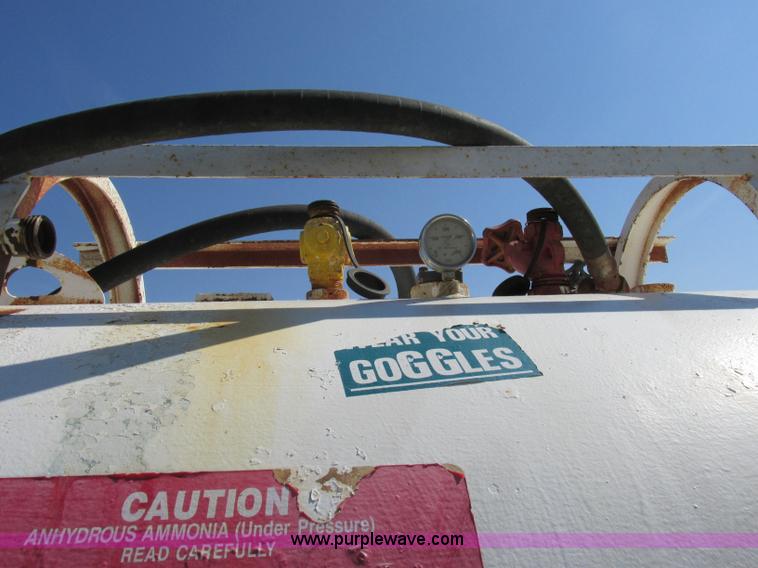 image for item BK9174 Anhydrous ammonia nurse tank