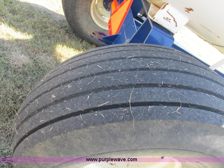 image for item BK9174 Anhydrous ammonia nurse tank