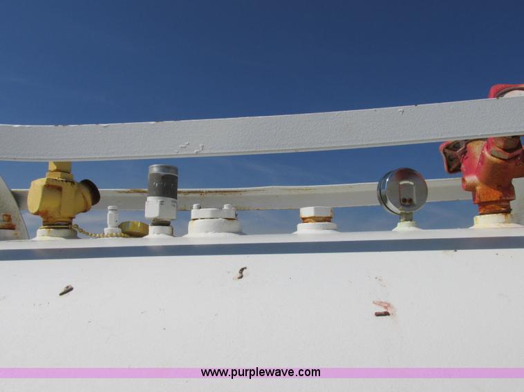 image for item BK9176 Anhydrous ammonia nurse tank