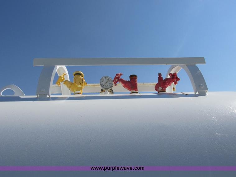 image for item BK9177 Anhydrous ammonia nurse tank