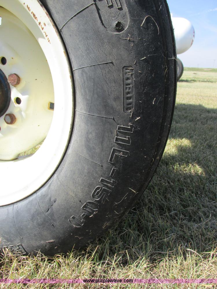 image for item BK9177 Anhydrous ammonia nurse tank