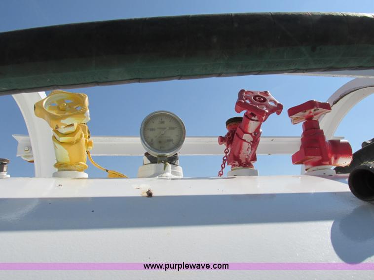 image for item BK9178 Anhydrous ammonia nurse tank