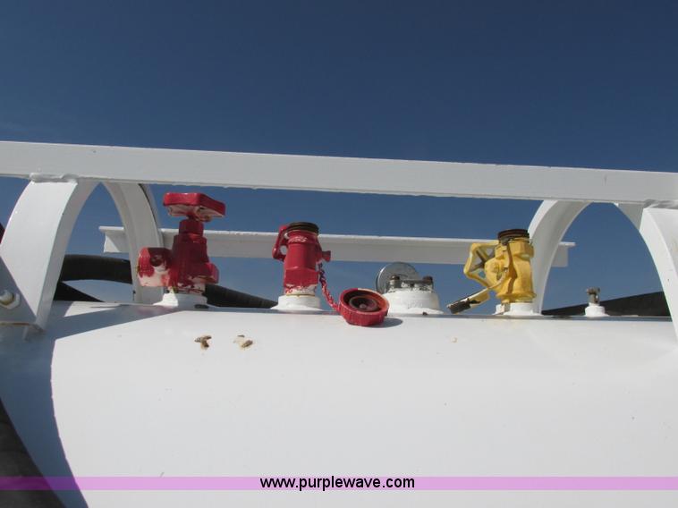 image for item BK9178 Anhydrous ammonia nurse tank