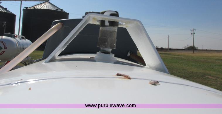 image for item BK9178 Anhydrous ammonia nurse tank