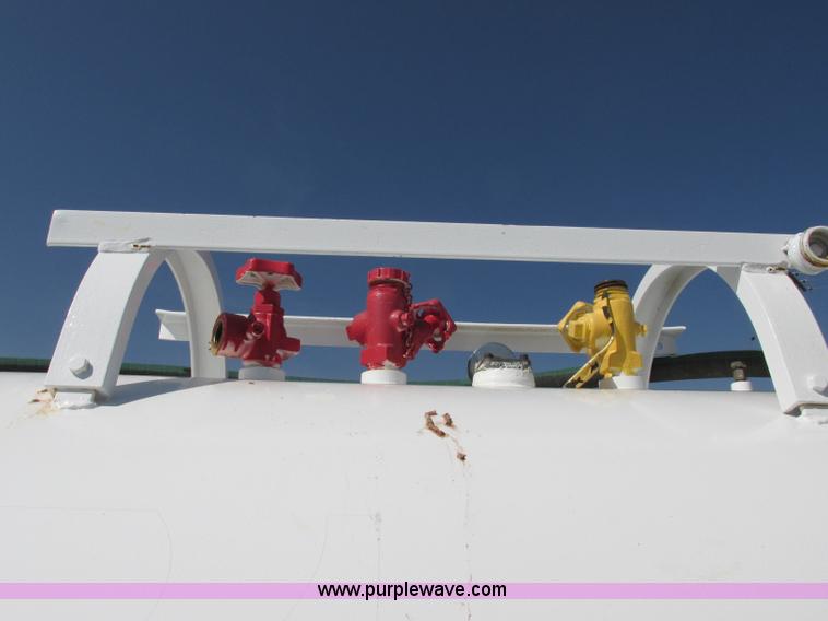 image for item BK9179 2011 Duo Lift anhydrous ammonia nurse tank