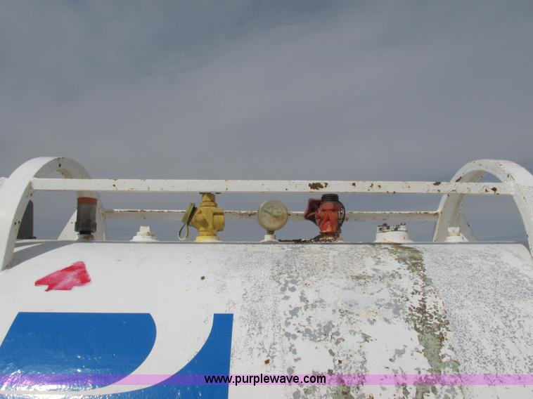 image for item BK9213 Anhydrous ammonia nurse tank