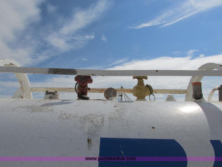 image for item BK9213 Anhydrous ammonia nurse tank