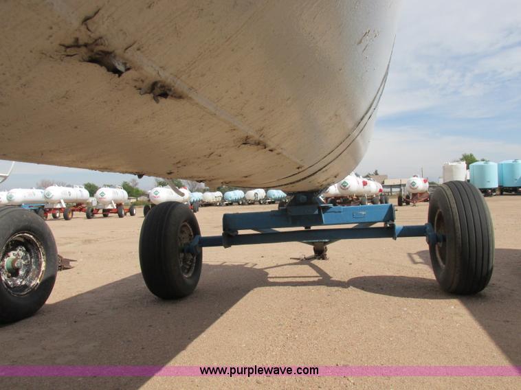 image for item BK9226 Anhydrous ammonia nurse tank