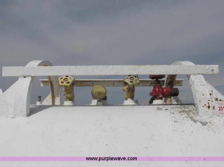 image for item BK9227 Anhydrous ammonia nurse tank