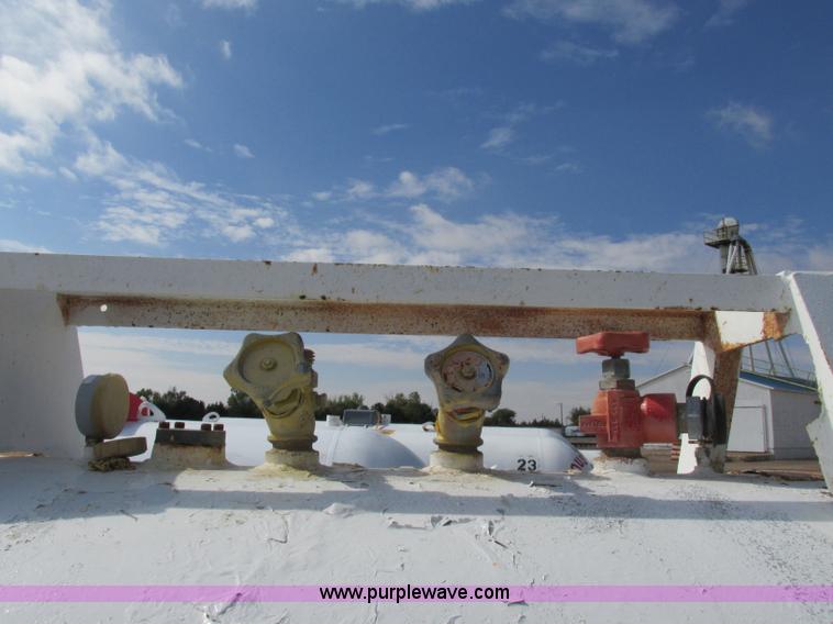 image for item BK9236 Anhydrous ammonia nurse tank