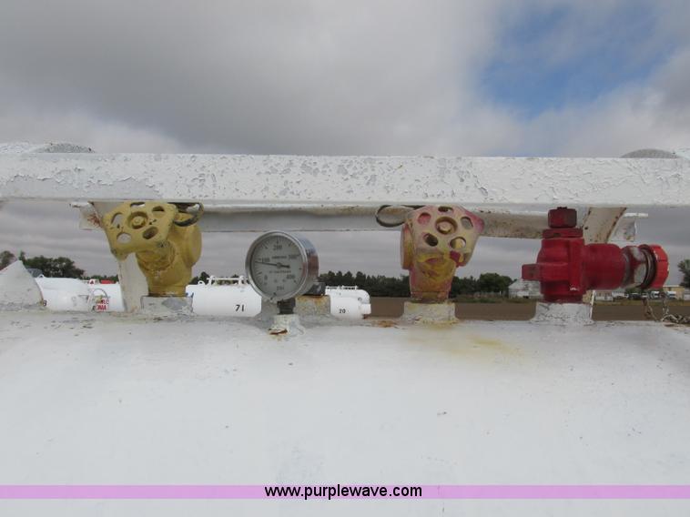 image for item BK9237 Anhydrous ammonia nurse tank