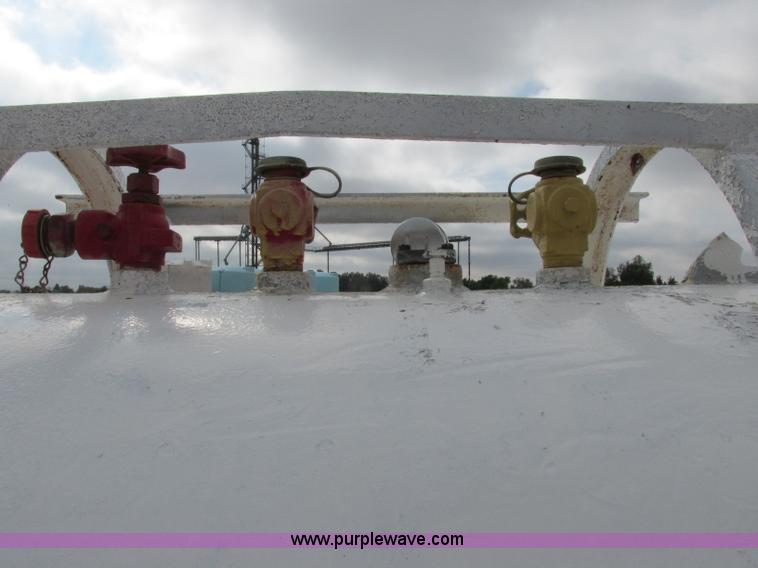 image for item BK9237 Anhydrous ammonia nurse tank