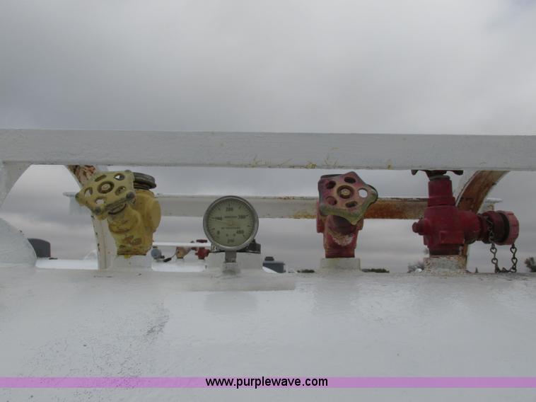 image for item BK9238 Anhydrous ammonia nurse tank