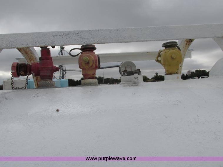 image for item BK9238 Anhydrous ammonia nurse tank