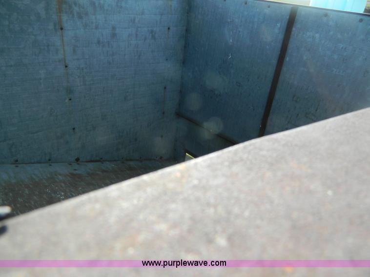 image for item BT9954 Minneapolis Moline G pull type harvester