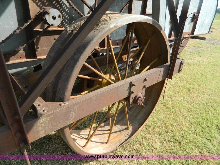 image for item BT9954 Minneapolis Moline G pull type harvester