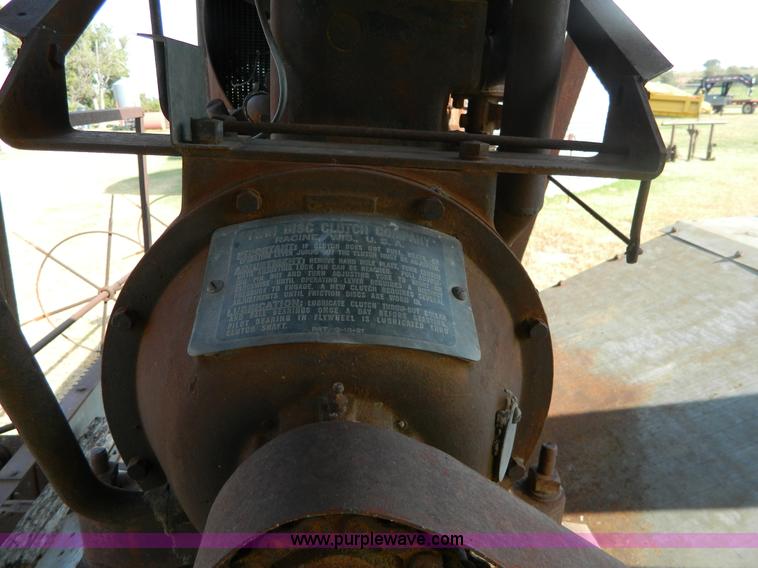 image for item BT9954 Minneapolis Moline G pull type harvester