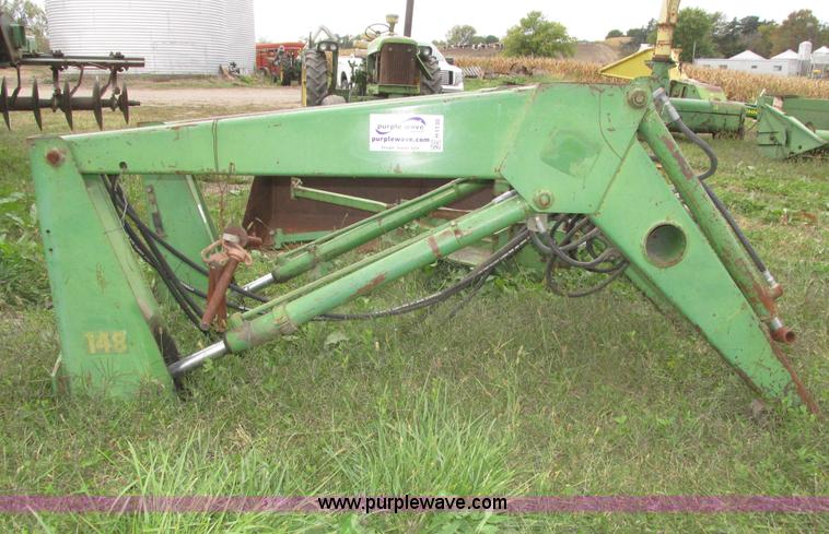 image for item H1130 John Deere 148 loader