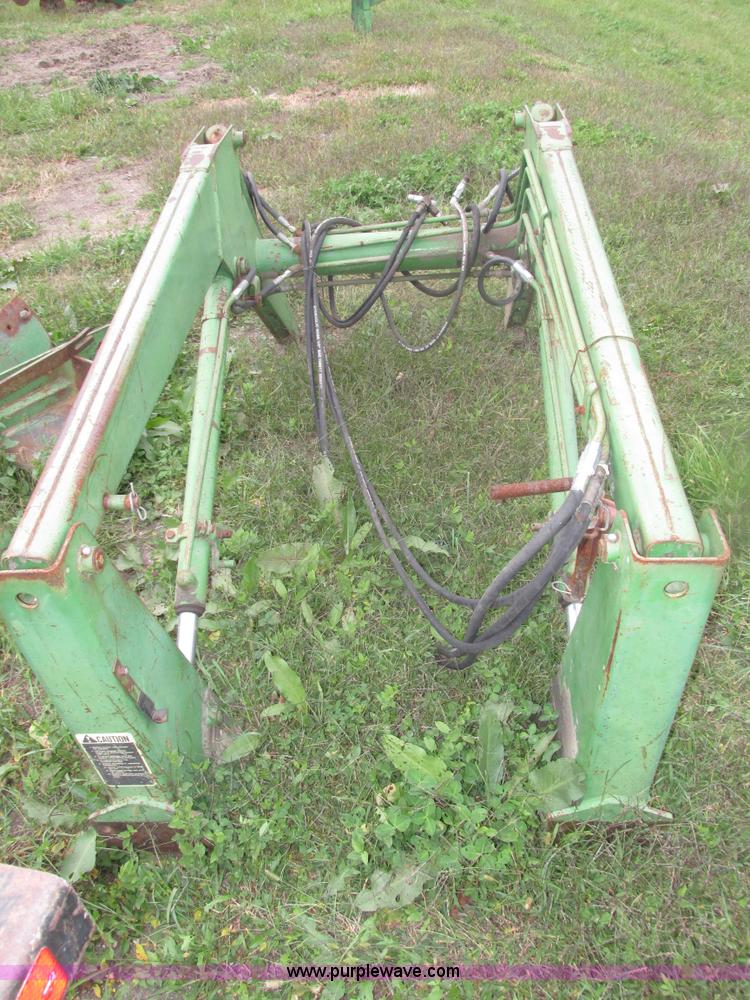 image for item H1130 John Deere 148 loader