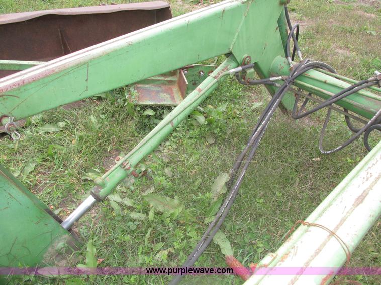 image for item H1130 John Deere 148 loader