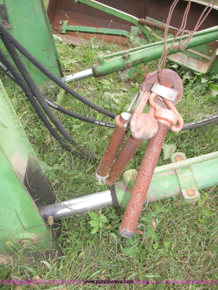 image for item H1130 John Deere 148 loader