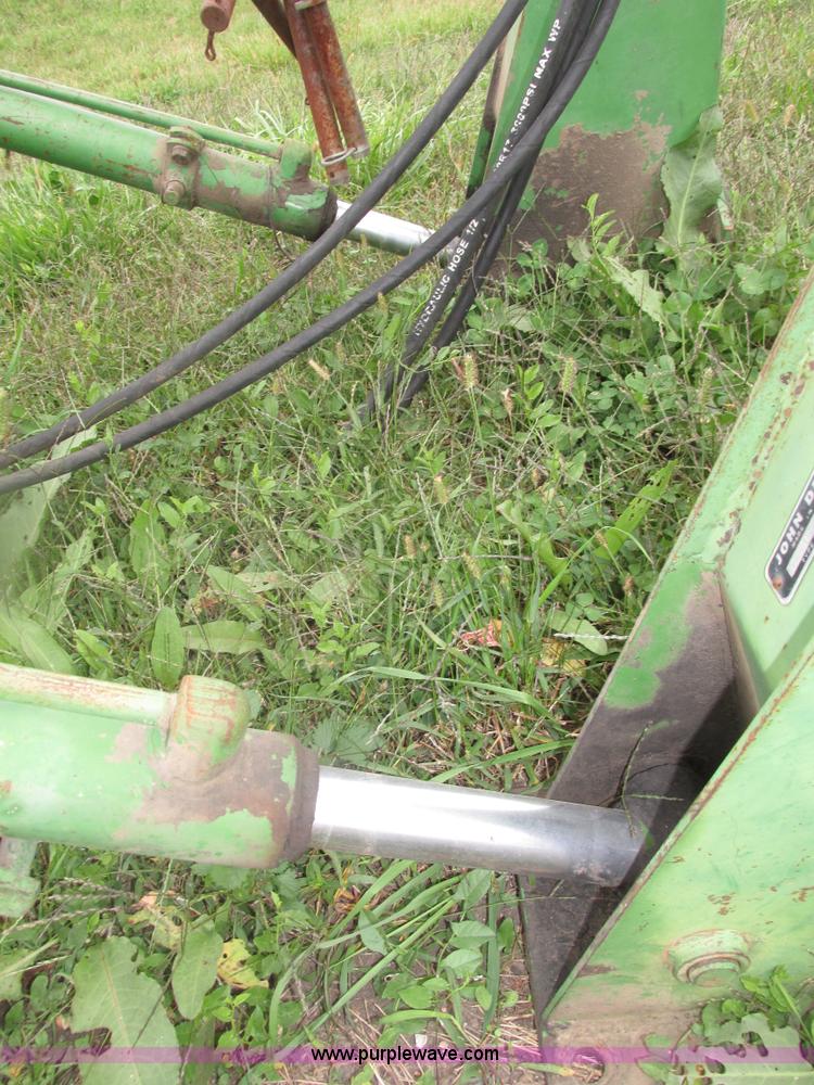 image for item H1130 John Deere 148 loader