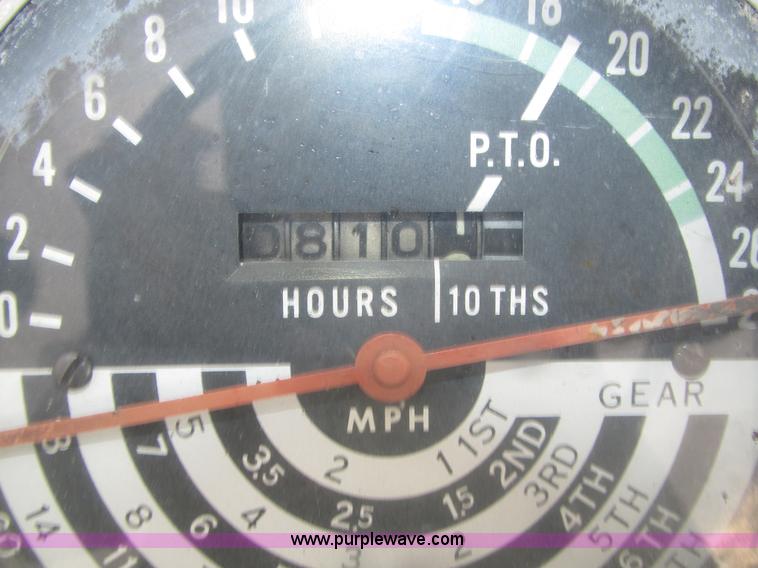 image for item H1131 1960 John Deere 2010 tractor