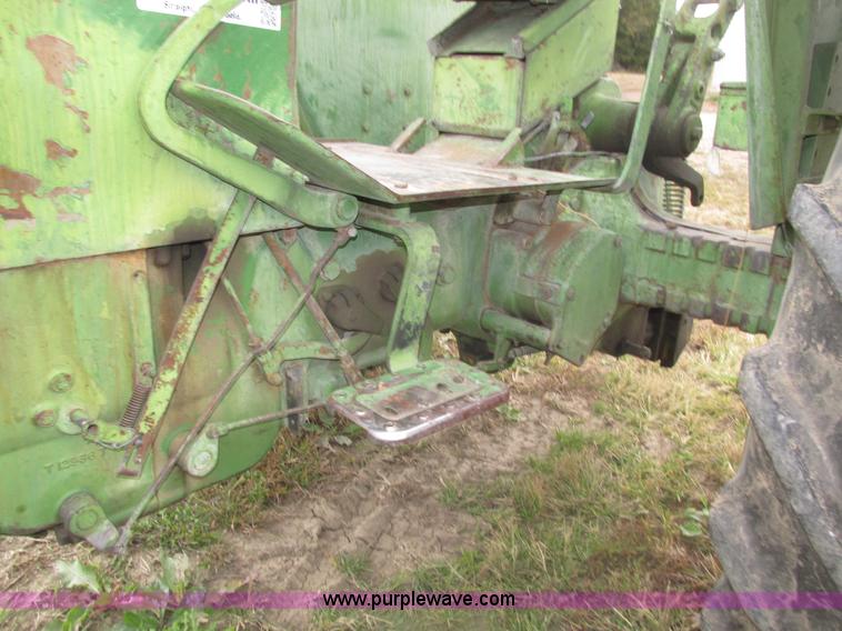 image for item H1131 1960 John Deere 2010 tractor