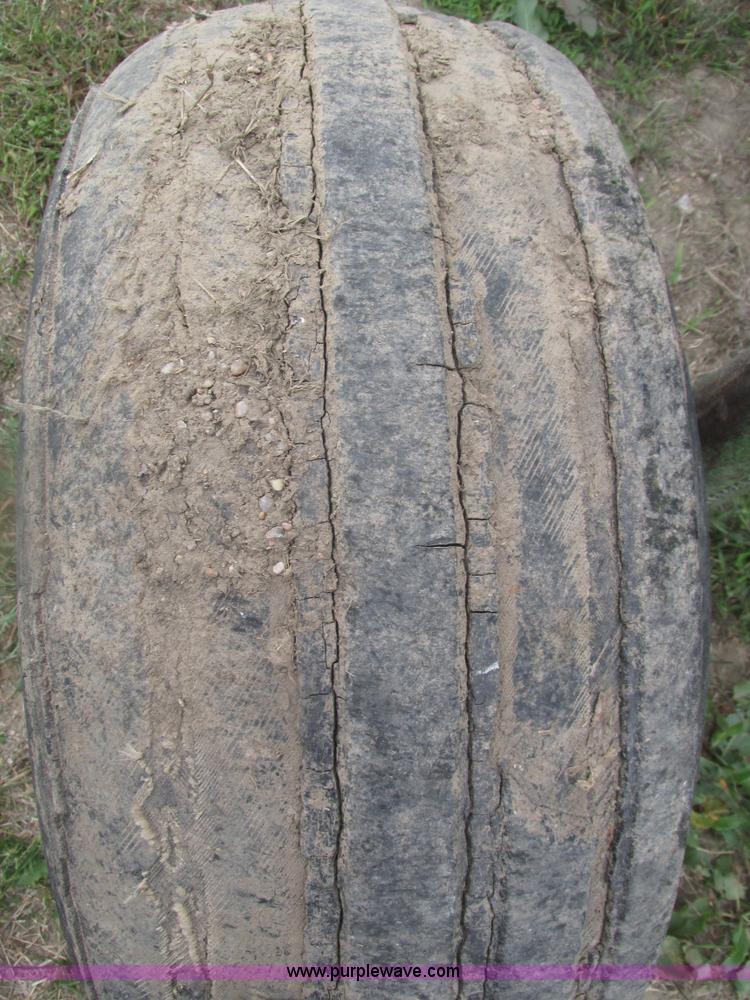 image for item H1131 1960 John Deere 2010 tractor