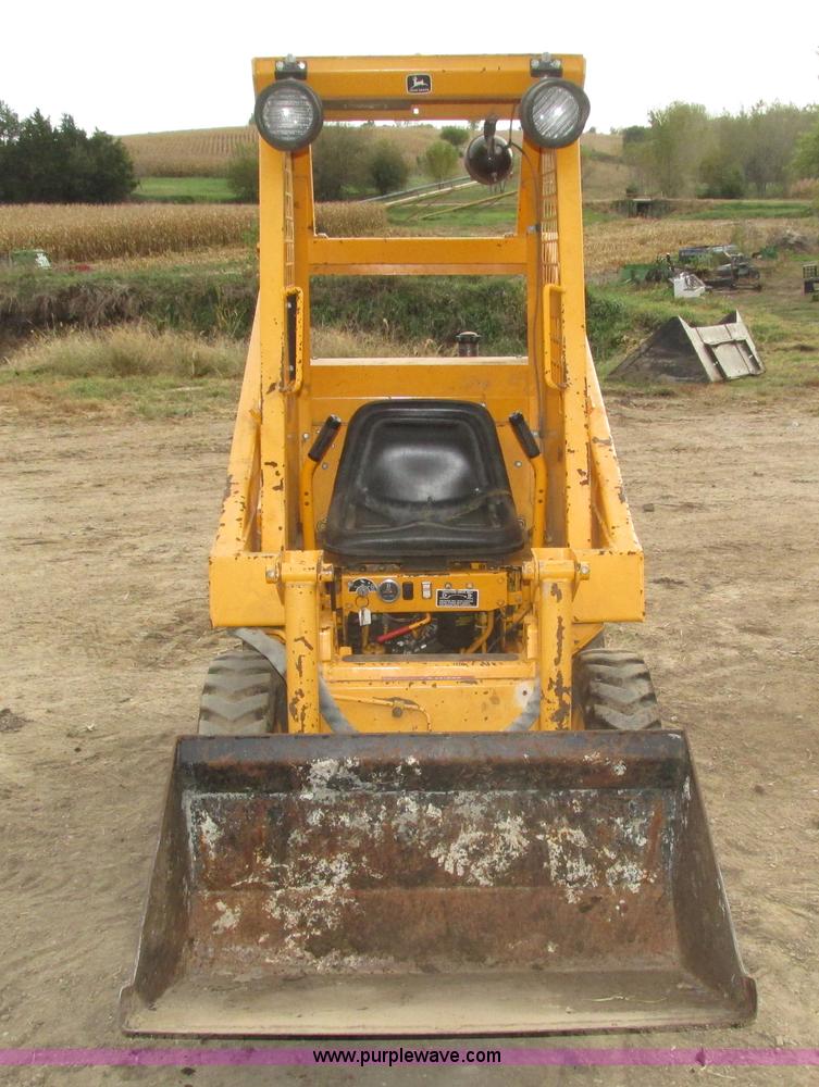 image for item H1132 1991 John Deere 375 skid steer