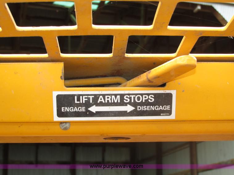 image for item H1132 1991 John Deere 375 skid steer