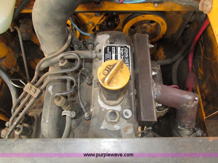 image for item H1132 1991 John Deere 375 skid steer