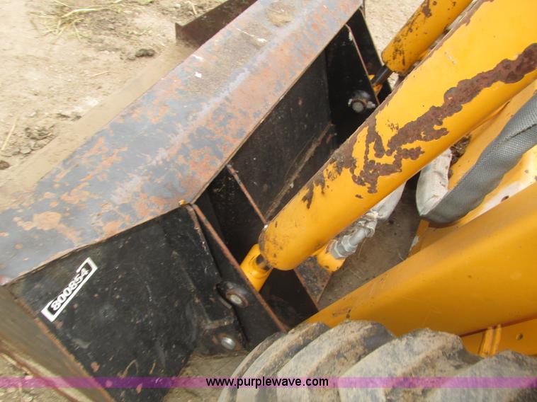 image for item H1132 1991 John Deere 375 skid steer