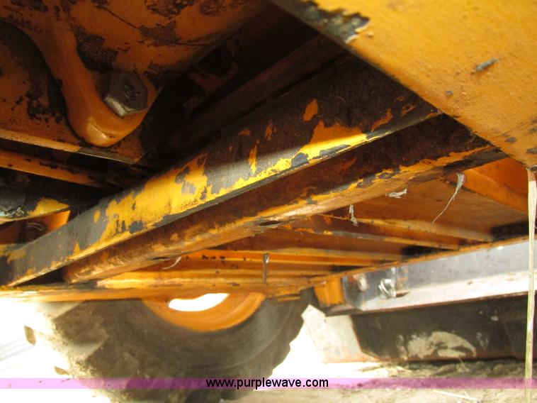 image for item H1132 1991 John Deere 375 skid steer