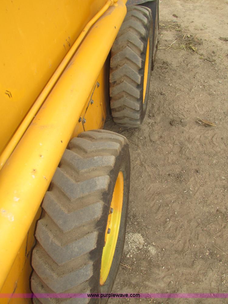 image for item H1132 1991 John Deere 375 skid steer