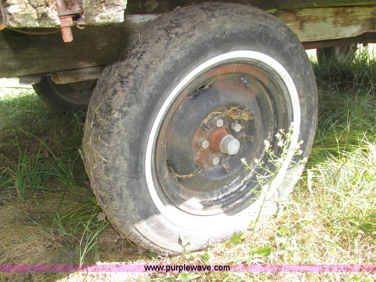 image for item H1156 Shop built hydraulic bale carrier and hay rack