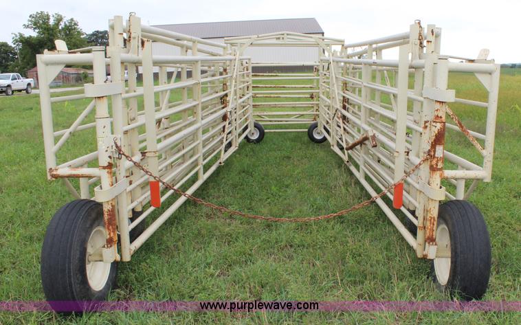 image for item J3621 2007 Wilson wheel corral