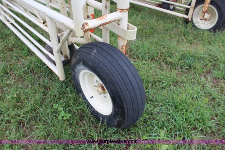 image for item J3621 2007 Wilson wheel corral