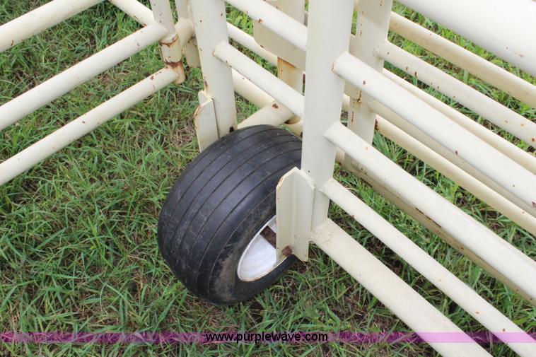 image for item J3621 2007 Wilson wheel corral