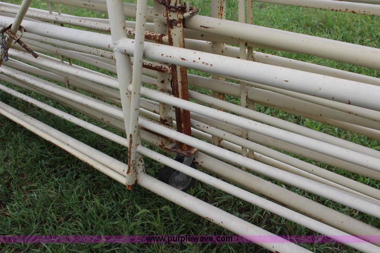 image for item J3621 2007 Wilson wheel corral