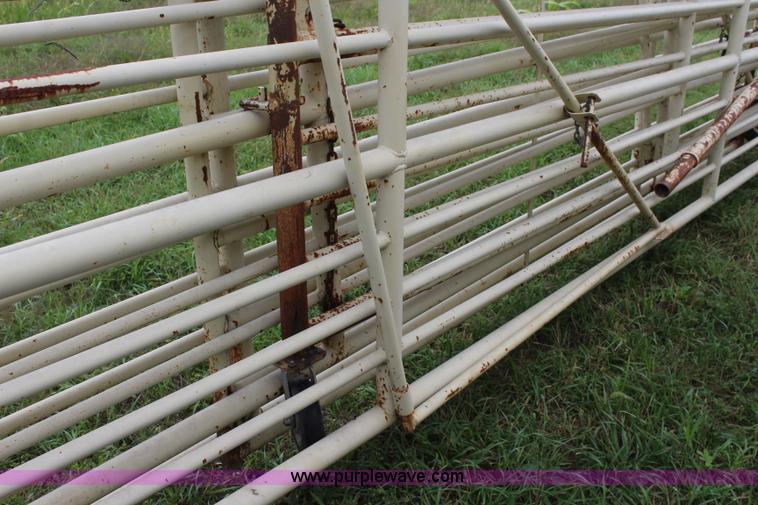 image for item J3621 2007 Wilson wheel corral