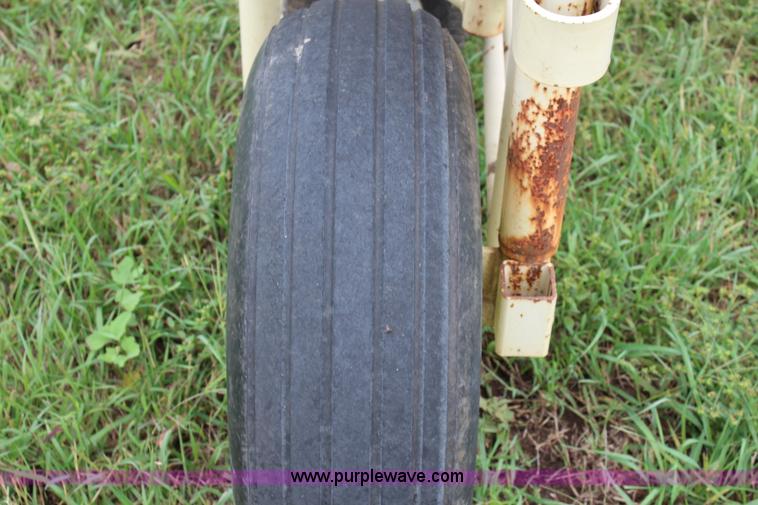 image for item J3621 2007 Wilson wheel corral