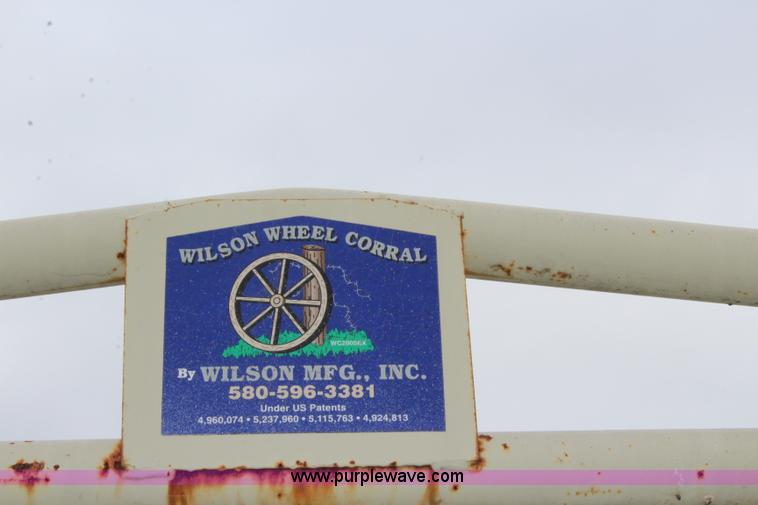 image for item J3621 2007 Wilson wheel corral